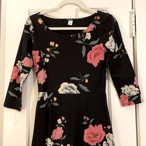 Woman’s Cropped Sleeve Dress